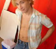 Gay muscle sex xxx Gay bondage games Andy bell gay